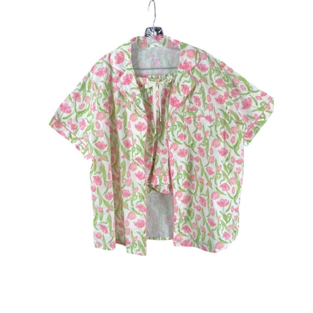 Lubot Tulip Garden women's button down top & shorts pajamas.